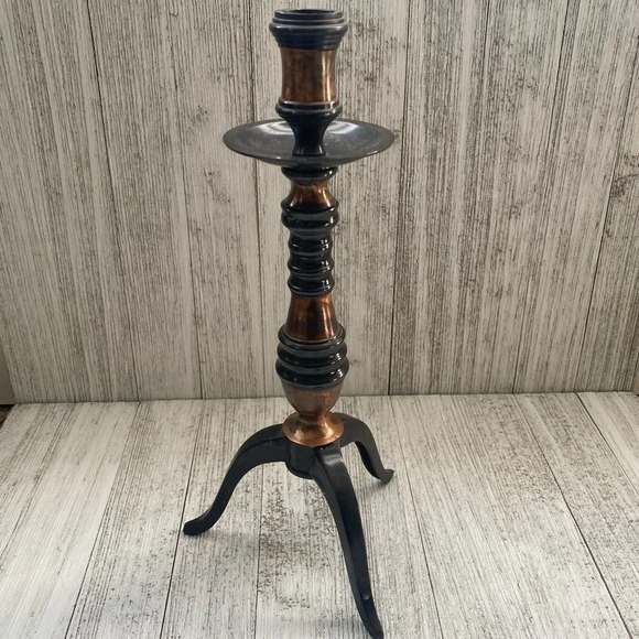 Pair of 2 large metal candle Holders - Picture 3 of 9